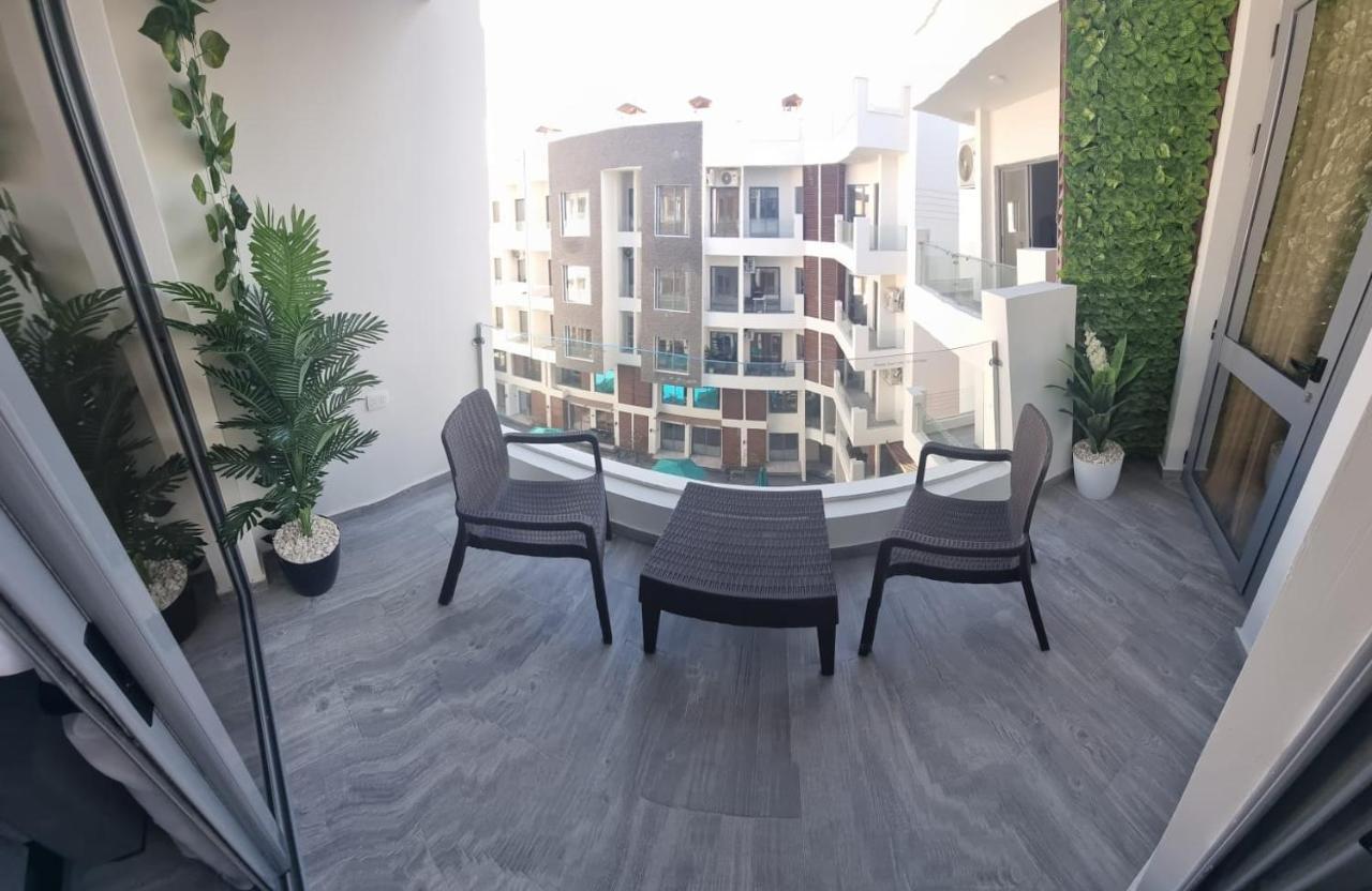 Sanctuary Sunlit Hurghada Haven With 4 Pools, Rooftop Sunsets & Gourmet Bites Steps Away Exterior foto